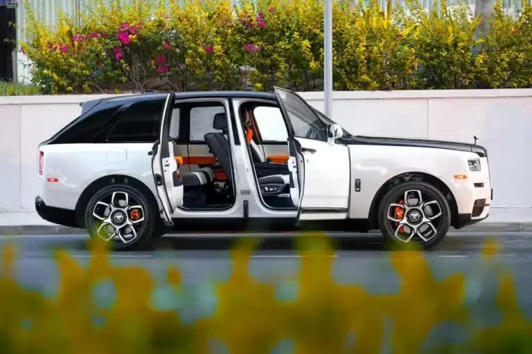 Rolls Royce Culinan rent